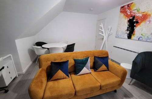 Plumstead Apartment | Garland Modern 2 Bedroom Apartment With Parking London