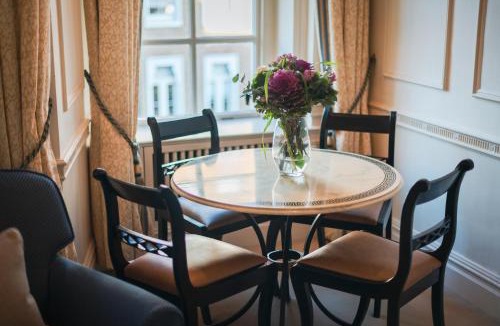 Mayfair Apartment | Curzon Street by Mansley