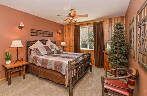 Castle Glen Estates House | 076 The Starry Starry Night Home