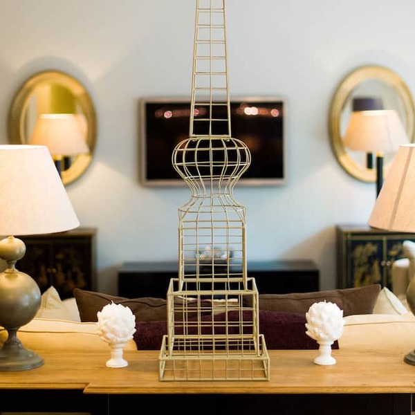 Luxury Spacious Three Bed Apartment in Heart of Mayfair With Terrace