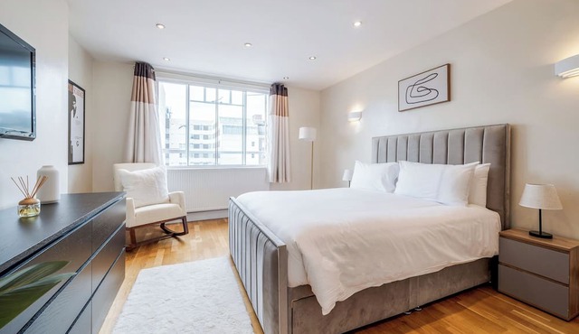 Prime Location | Experience Cosmopolitan London