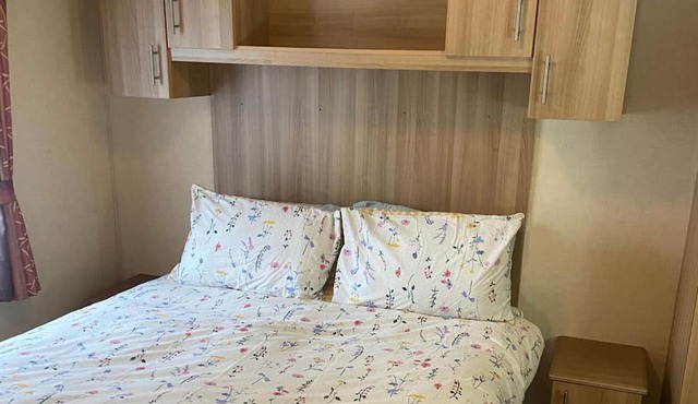 2 Bed Caravan-sleeps 6-pet Friendly