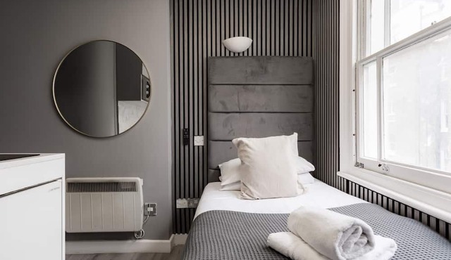 Britannia Hyde Park Hotel By PLI