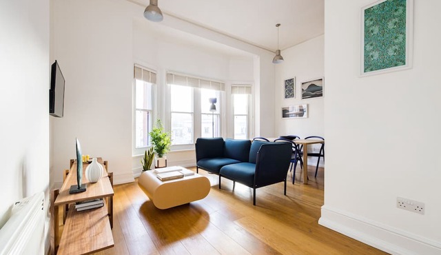 CCR2 - One Bedroom Apartment, Sleeps 2