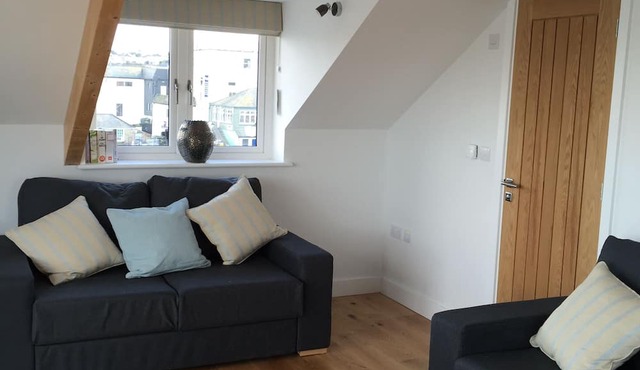 Luxury house on quay with 180 degree panoramic views over harbour and estuary