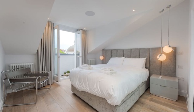 Maida Vale Elegance - Two Bedroom Apartment, Sleeps 6