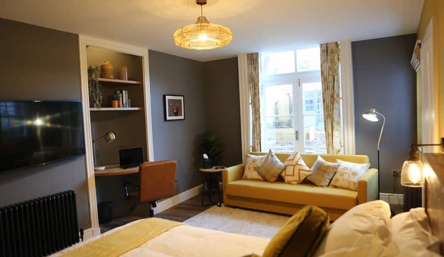 Old Rectifying House Superior Apartment