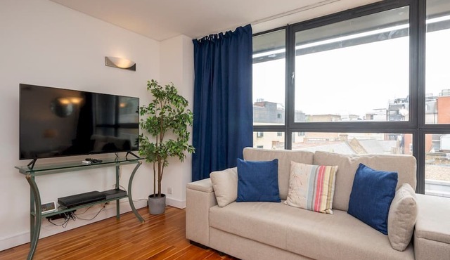 Bright Spacious Flat in Central London | Sleeps 6 - Pass the Keys