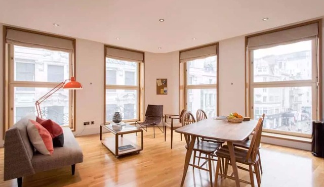 Soulful Central London Apartment (Piccadilly Circus) - Best View in London!