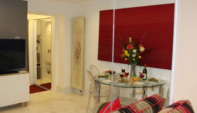 KNIGHTSBRIDGE - value for money VERY CLEAN-!-VIDEO TOUR - 2 DOUBLE