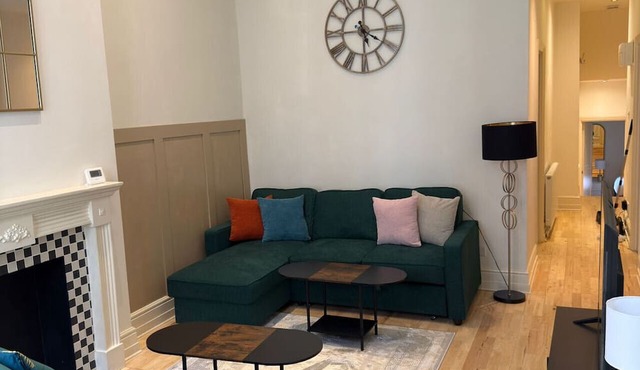 Newly refurbished - Awesome 3 bedroom Notting Hill very central with a balcony