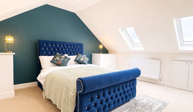The Racecourse | 3-Bed Townhouse | Sleeps 6