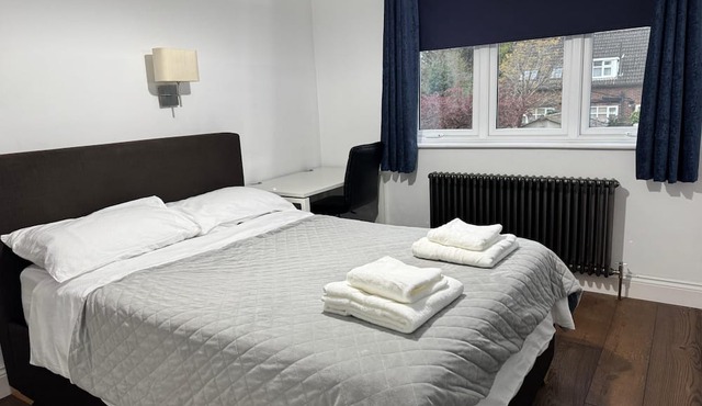 Adorable 1-bedroom apartment in wonderful Twickenham neighborhood