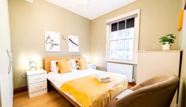 St Paul Cathedral-City of London]London Apartment