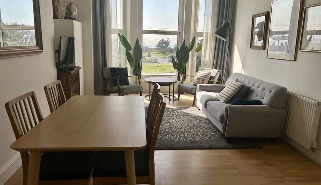 Southsea Seaview Retreat & Private Parking