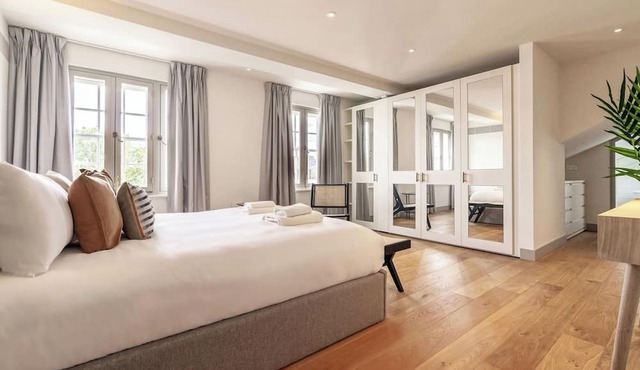 Luxury flats near Big Ben and London Eye