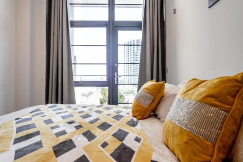 2 Bed Oasis Apartment with Free Parking and Fast Wi-Fi Near O2 & ExCeL & Elizabeth Line