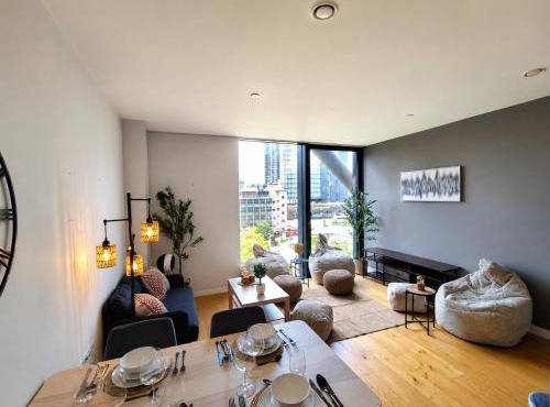 Central London 2 bedroom Flat with View