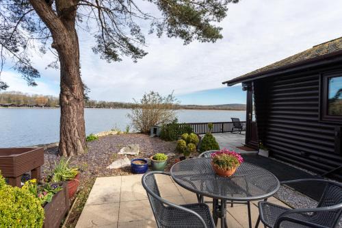 Keer Lodge a lakeshore haven Pine Lake Resort