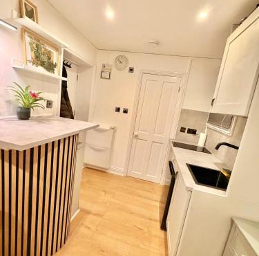 Cosy central studio close to local attractions