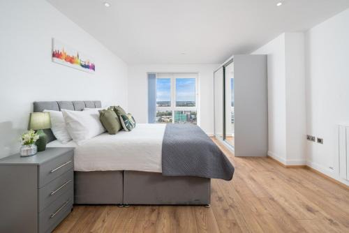 Exquisite 2bed Apt with Parking Near 02 Arena