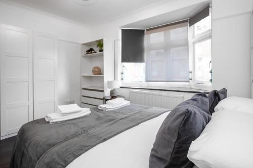 Two Modern 2 Bed Apartments in Central Camden