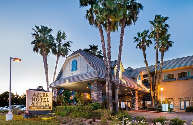Azure Hotel&Suites Ontario Trademark Collection by Wyndham