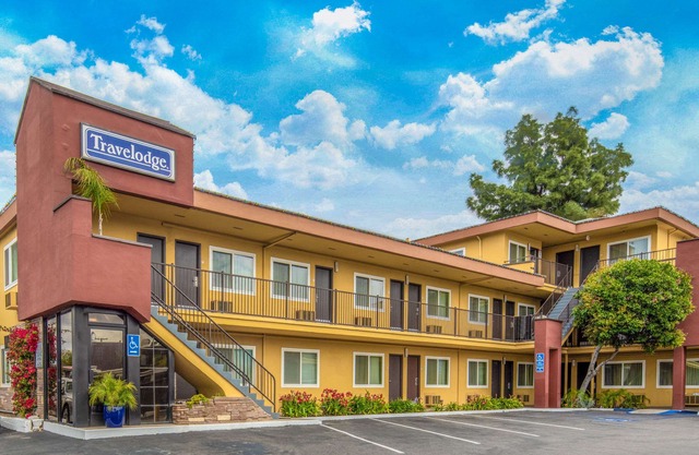 Travelodge by Wyndham Burbank-Glendale