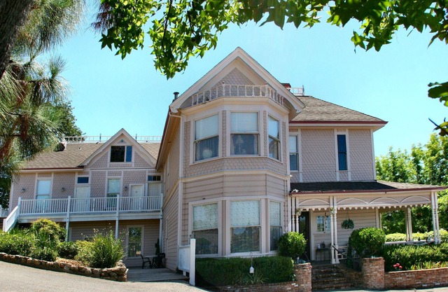 Power's Mansion Inn