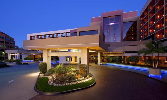Costa Mesa Hotel | Hilton Orange County/Costa Mesa