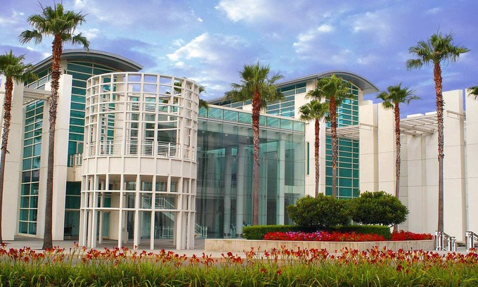 Ontario Hotel | DoubleTree by Hilton Ontario Airport