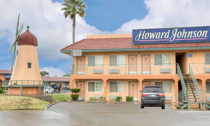 Ceres Hotel | Howard Johnson by Wyndham Modesto Ceres