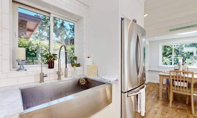 Northeast Carmel House | Relaxing retreat with washer/dryer & cable