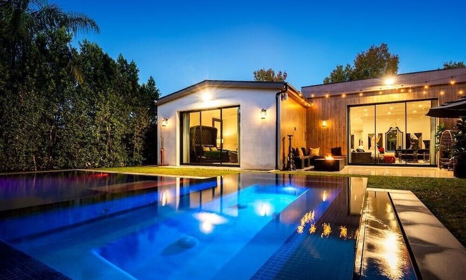 Sherman Oaks House | Sunnyslope - Modern Estate With Unparalleled Sophistication