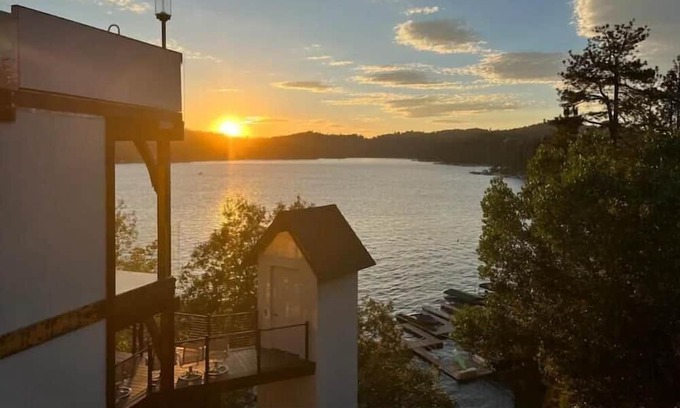 Cedar Glen Cabin | Lake/Snow Views, Fireplace, Hot Tub, Game Room/Arcade, +Pets